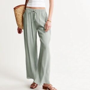 Abercrombie & Fitch Crinkle Pant - Light Teal